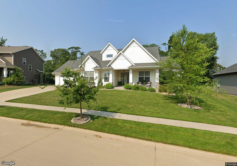 3311 Cedar River Ct NE, Cedar Rapids, IA 52411 - photo 1