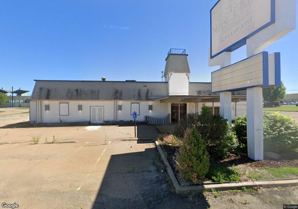 201 SW 29th St, Topeka, KS 66611 - photo 1