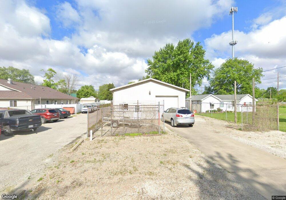 313 N Division St, Mattoon, IL 61938 - photo 1