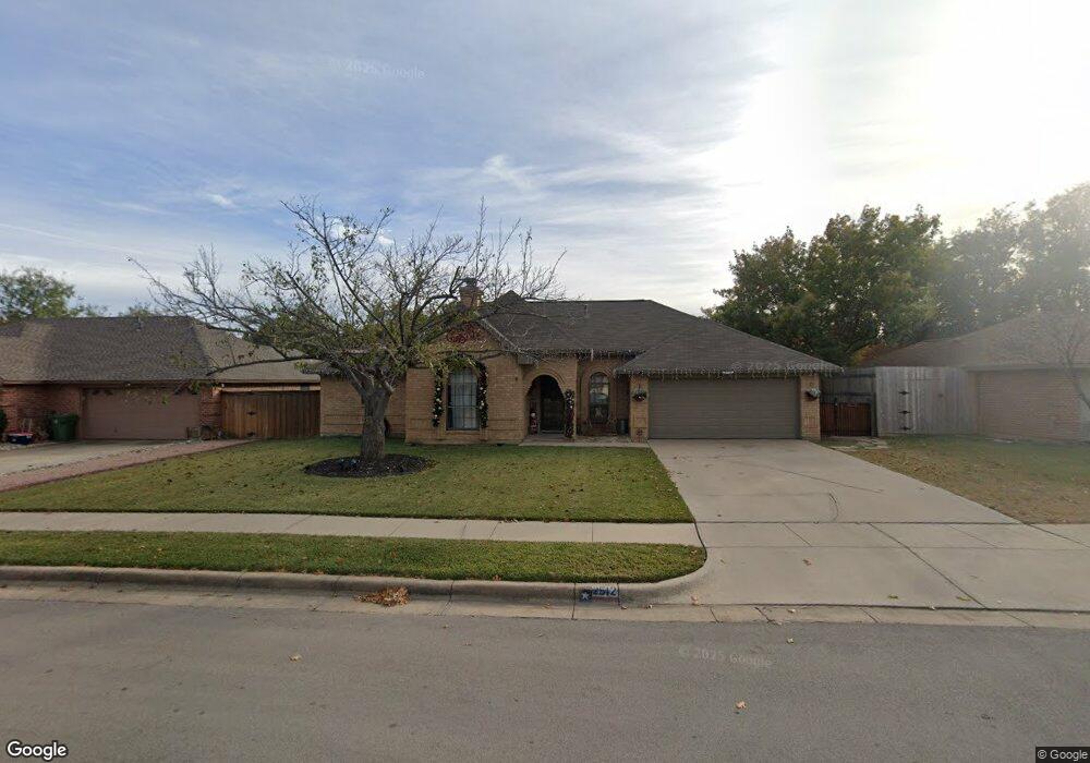 2512 Dartmouth Ct, Bedford, TX 76022 - photo 1