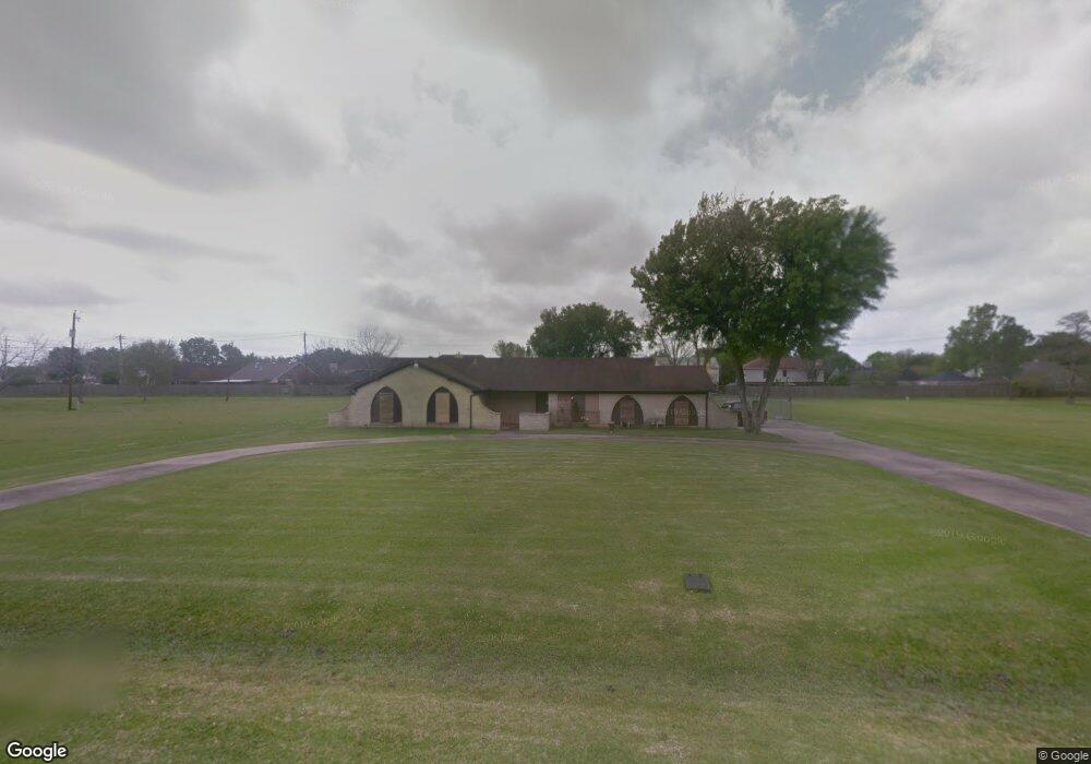 5106 Confederate Dr, Pearland, TX 77584 - photo 1