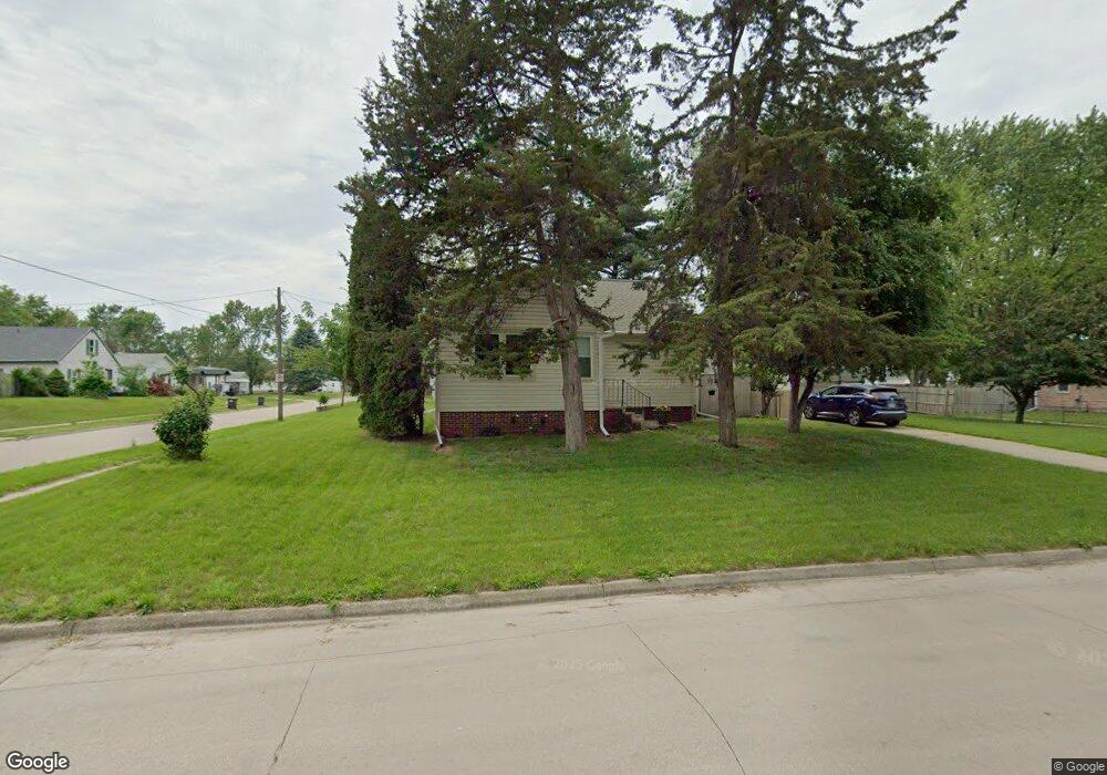 1604 E 28th St, Des Moines, IA 50317 - photo 1