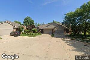 106 Birkdale Ct, Iowa City, IA 52246