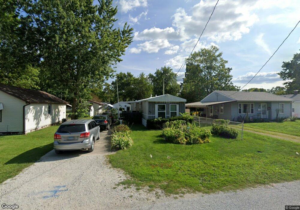 821 E Short St, Tuscola, IL 61953 - photo 1