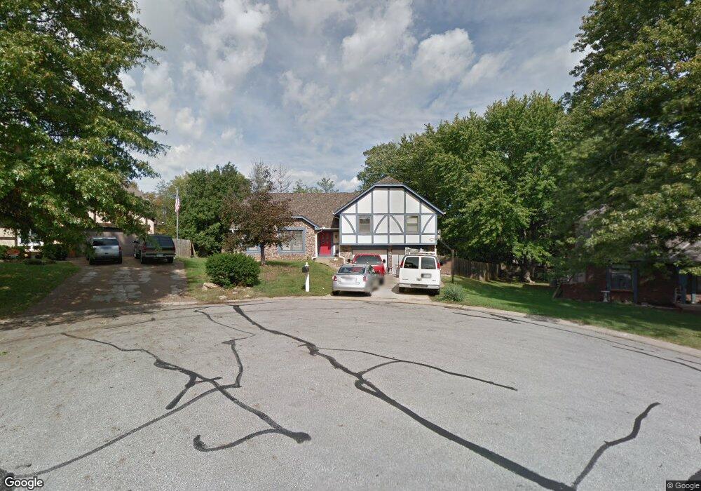 6514 Hallet St, Shawnee, KS 66216 - photo 1