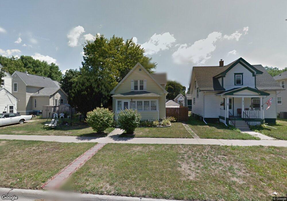 909 8th St SW, Cedar Rapids, IA 52404 - photo 1