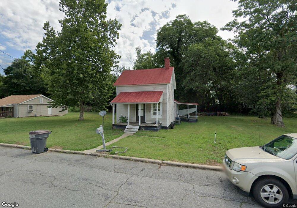 520 Mccoy St, Reidsville, NC 27320 - photo 1