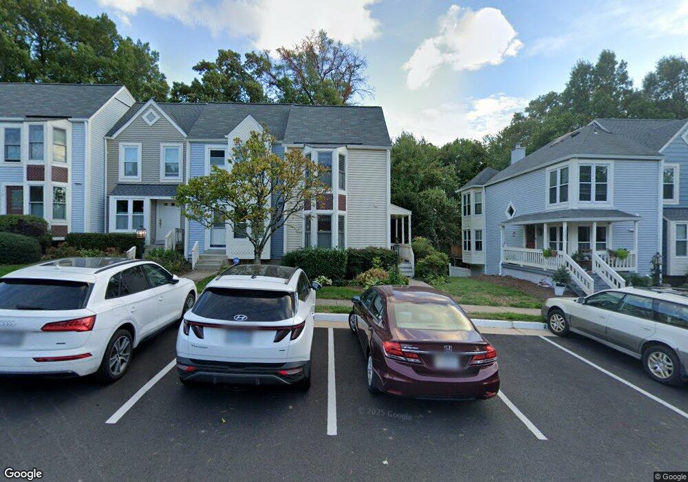 1719 Quietree Dr, Reston, VA 20194 - photo 1