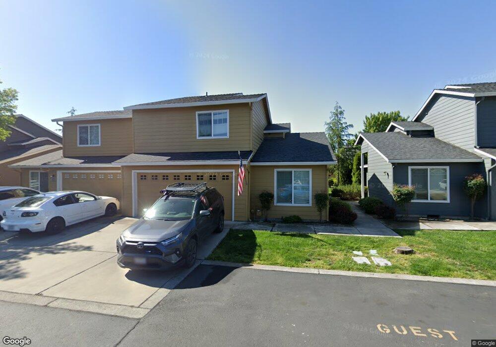 2543 Mistletoe Ct, Central Point, OR 97502 - photo 1