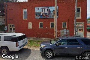 121 S 6th St, Louisiana, MO 63353