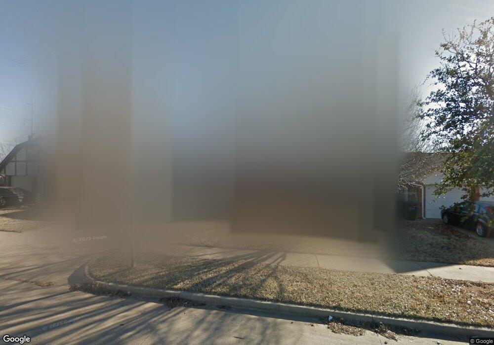 504 S Silver Leaf Dr, Moore, OK 73160 - photo 1