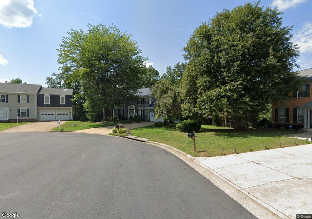 18848 Beaten Path Ct, Triangle, VA 22172 - photo 1