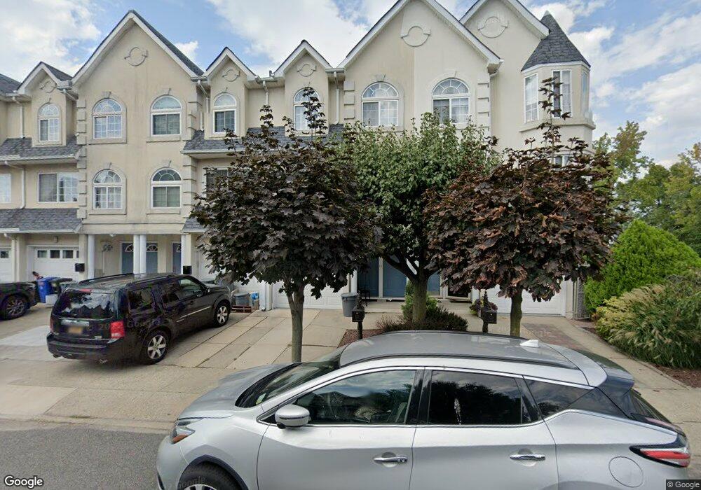 29 Waterview Ct, Staten Island, NY 10305 - photo 1