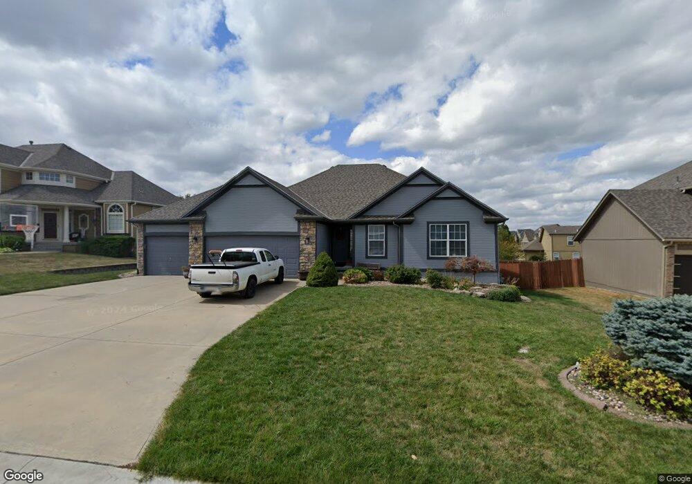 4416 SW Lyndsie Ct, Lees Summit, MO 64082 - photo 1