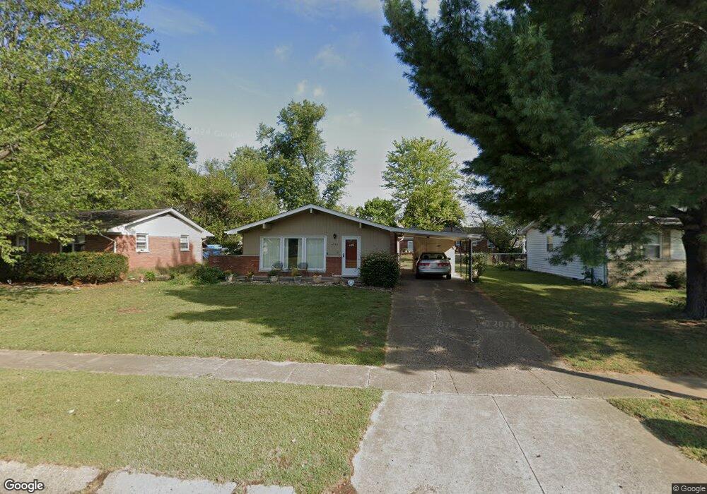 4752 Eastgate Dr, Columbus, IN 47203 - photo 1