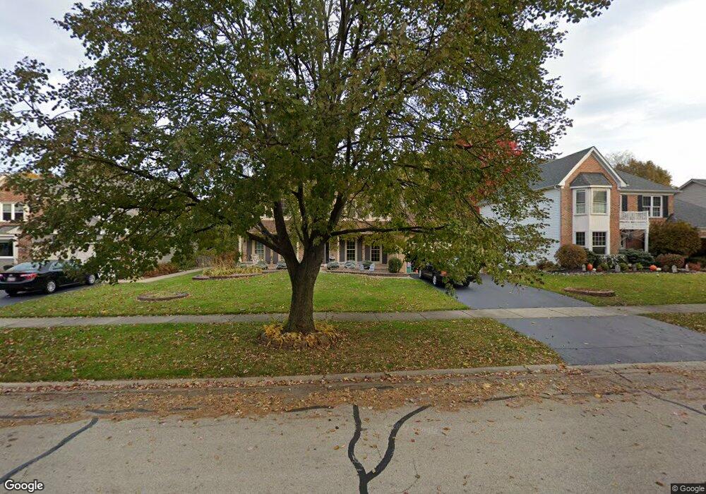 953 Hidden Lake Rd, Naperville, IL 60565 - photo 1