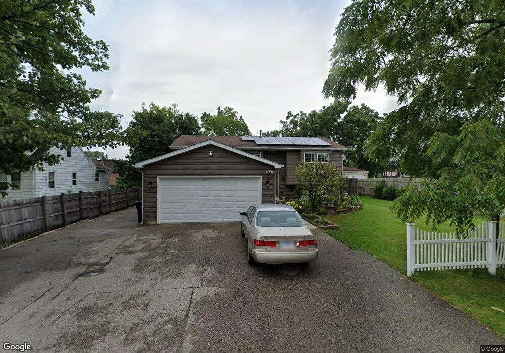 211 S Dilger Ave, Waukegan, IL 60085 - photo 1