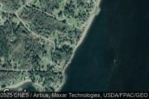 12 Beach St, Owls Head, ME 04854