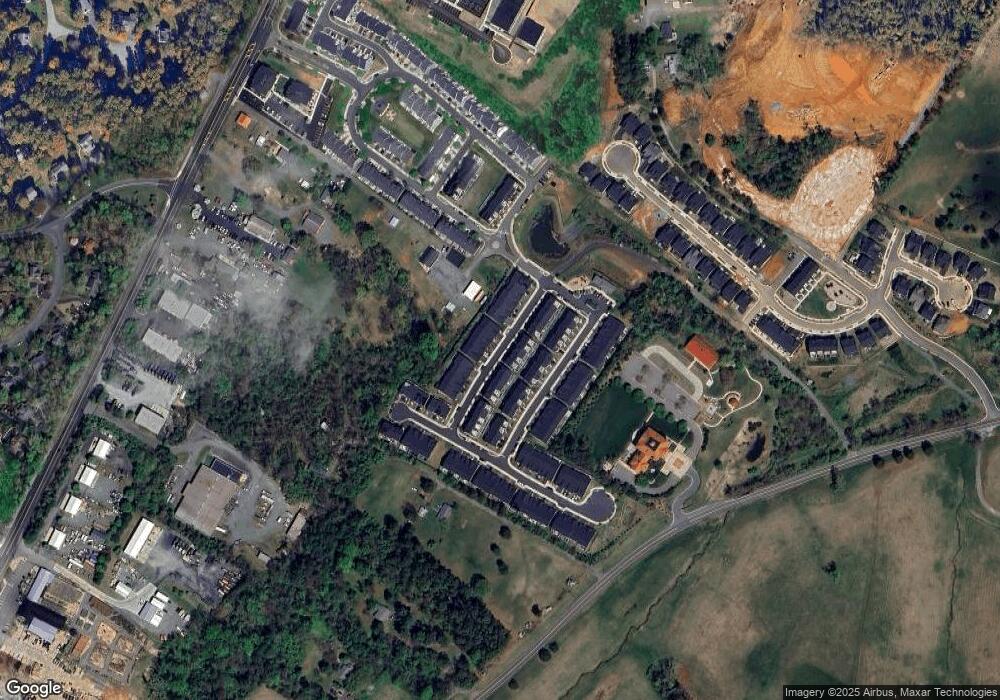 8 Bergen St, Scottsville, VA 22902 - photo 1