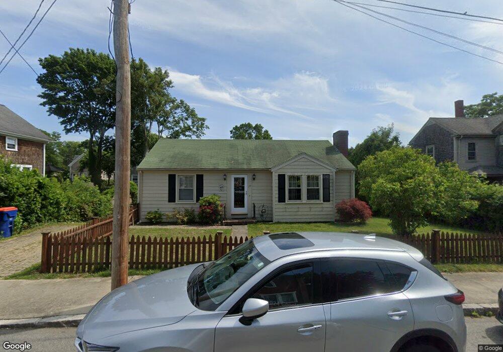 37 Oxford St, Fairhaven, MA 02719 - photo 1