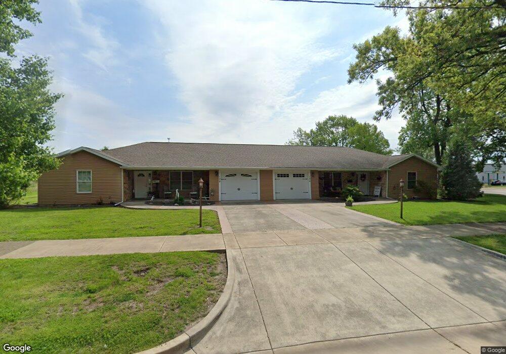 104 N 22nd St, Mattoon, IL 61938 - photo 1