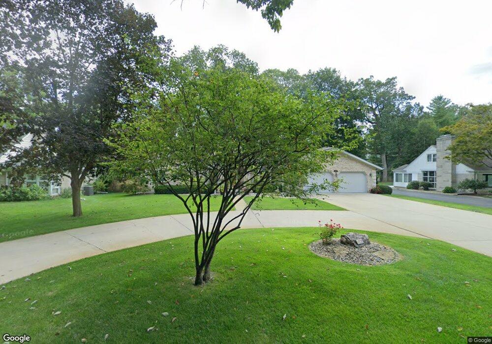 1023 Hawthorne Dr, Columbus, IN 47203 - photo 1