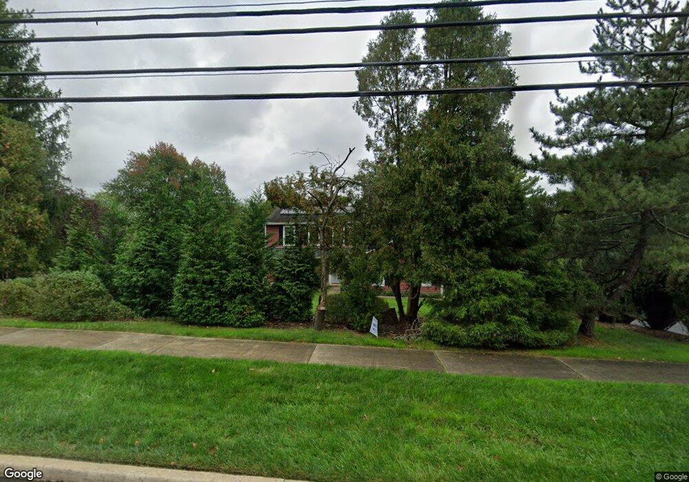 914 Nutswamp Rd, Middletown, NJ 07748 - photo 1
