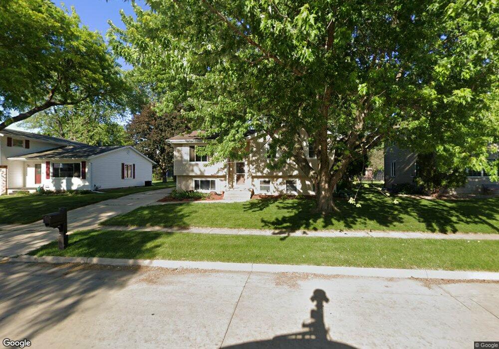 126 Cedar Crest Dr, Cedar Falls, IA 50613 - photo 1