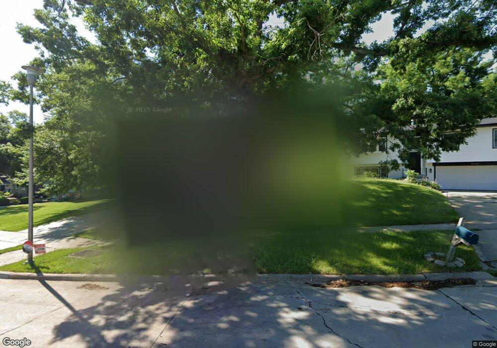 2537 N Ave NW, Cedar Rapids, IA 52405 - photo 1