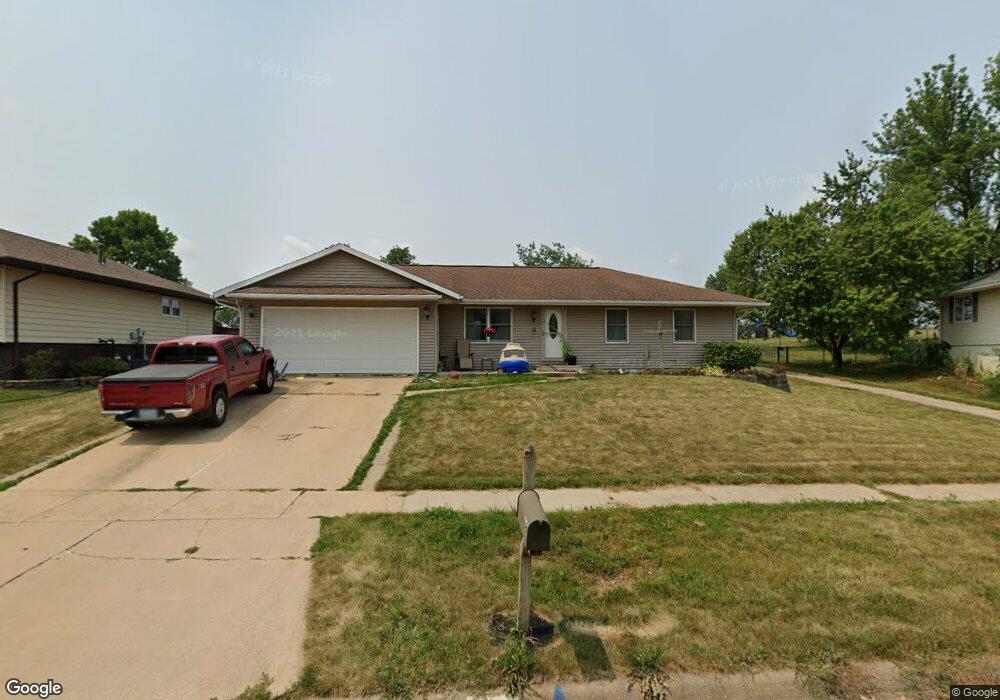 68 Clive Dr NW, Cedar Rapids, IA 52405 - photo 1