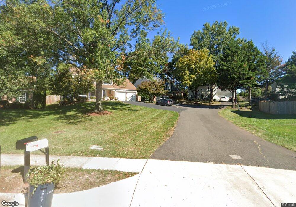 13463 Stream Valley Dr, Chantilly, VA 20151 - photo 1