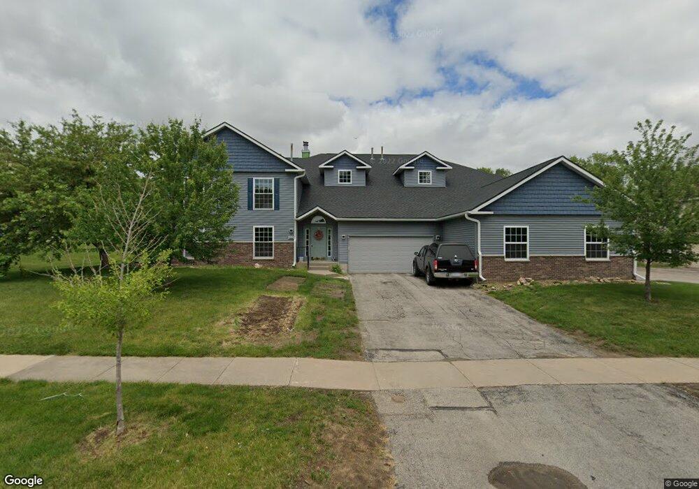 4345 Westchester Dr NE unit C, Cedar Rapids, IA 52402 - photo 1