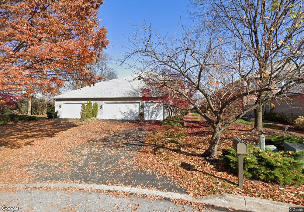 553 Bridgeview Dr, Lemoyne, PA 17043 - photo 1