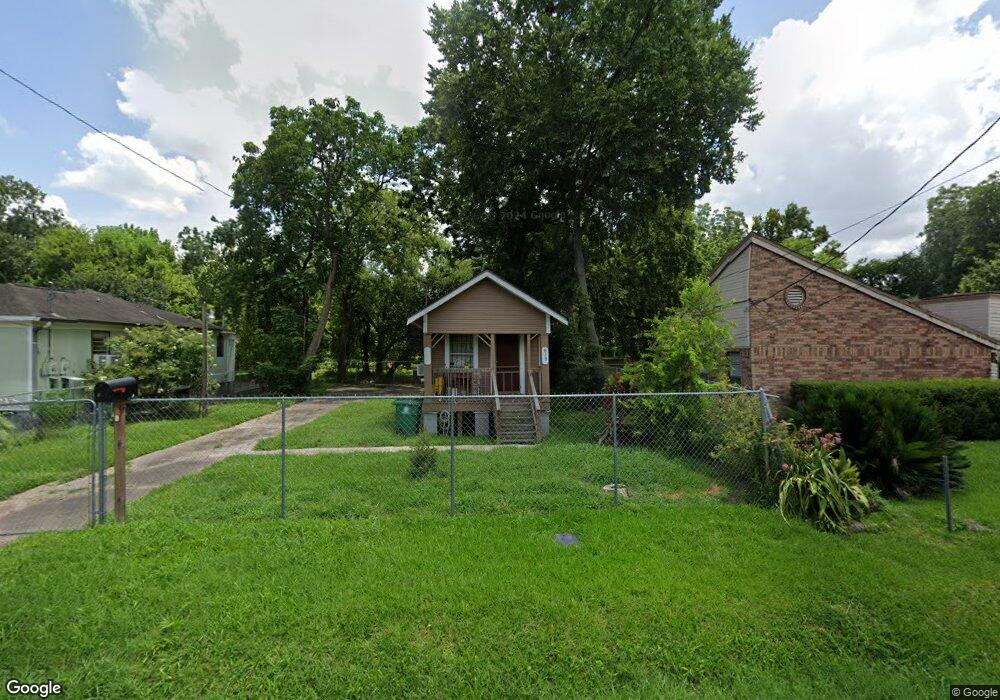 818 Neyland St, Houston, TX 77022 - photo 1