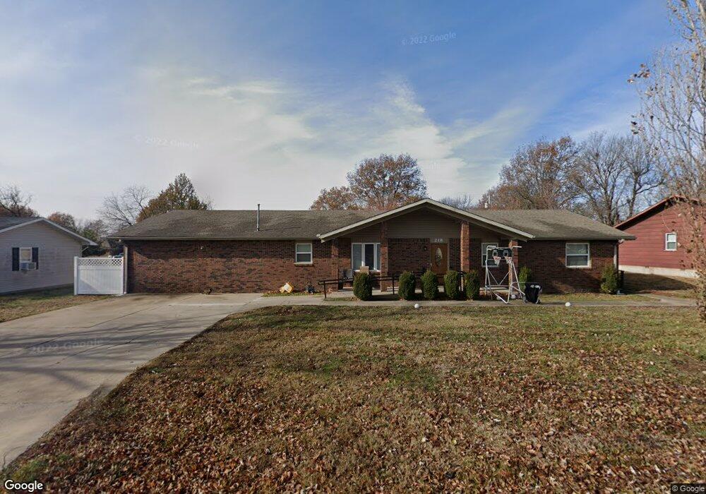 218 Kay Ln, Parsons, KS 67357 - photo 1
