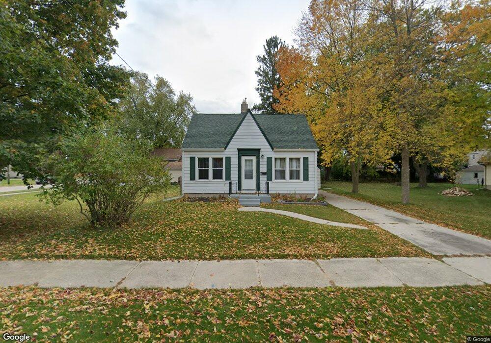 3104 Prairie St, Two Rivers, WI 54241 - photo 1