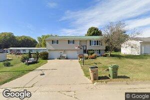 602 N Washington St, Edgewood, IA 52042