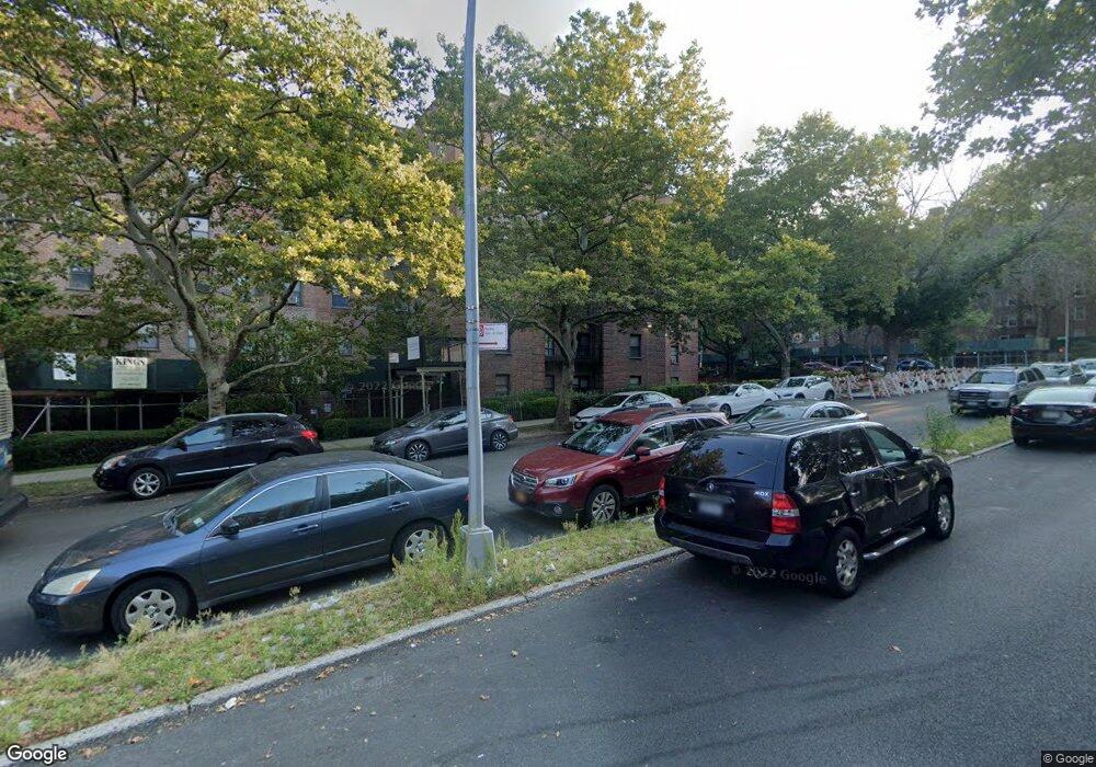 Mitchell Gardens Co-Op #3 unit 1C, Flushing, NY 11354 - photo 1