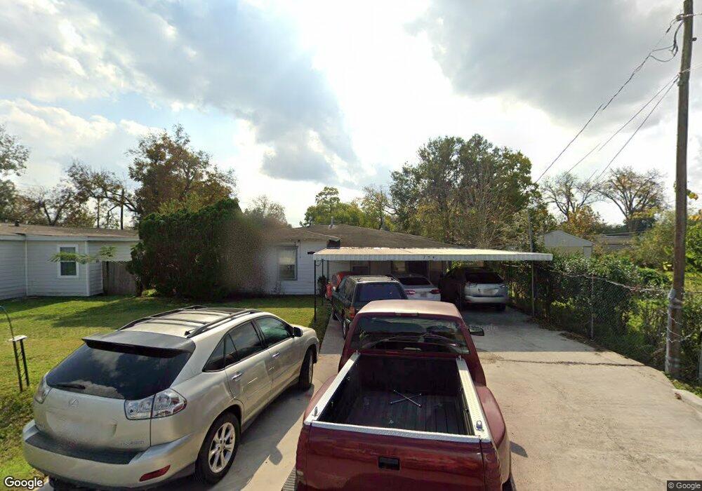 704 E Whitney St, Houston, TX 77022 - photo 1