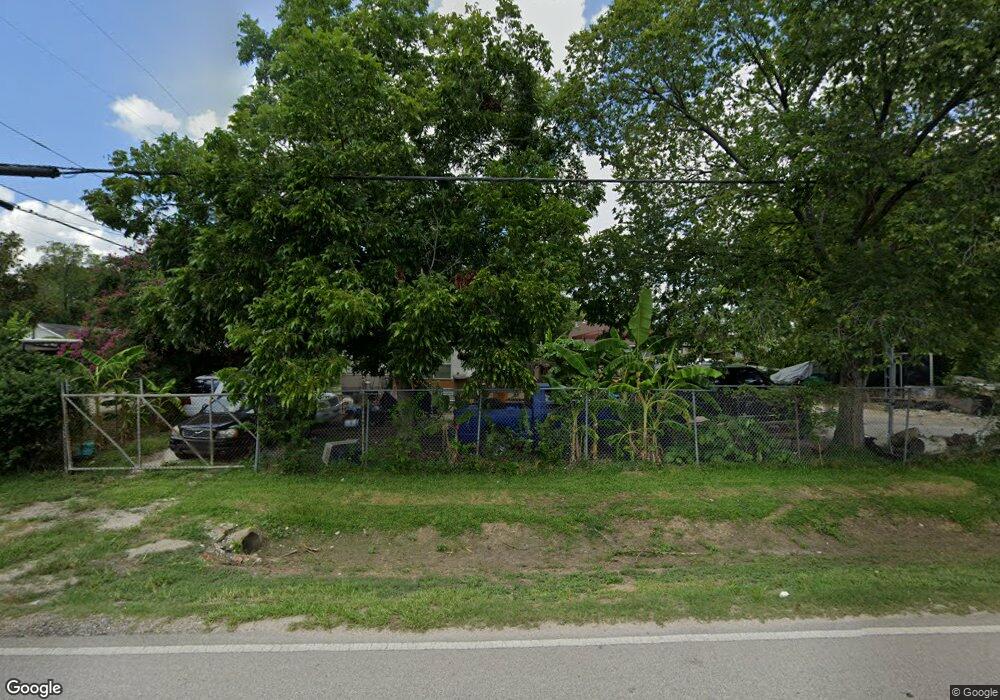 944 Cloverleaf St, Houston, TX 77015 - photo 1