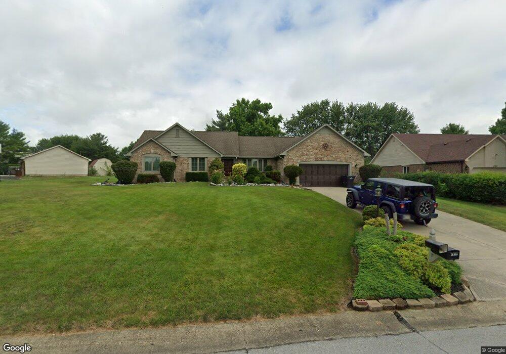 220 Park Forest Dr E, Whiteland, IN 46184 - photo 1