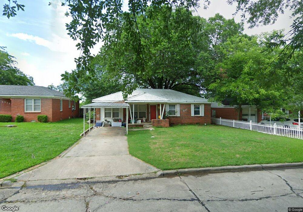 517 Locust St, Ardmore, OK 73401 - photo 1