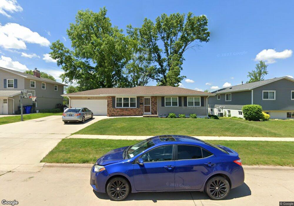 200 31st St NW, Cedar Rapids, IA 52405 - photo 1