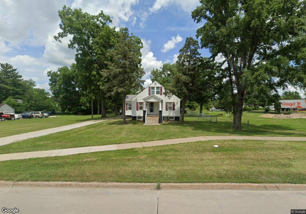 3804 W Locust St, Davenport, IA 52804 - photo 1