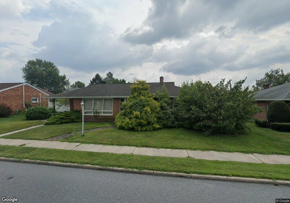 512 W Areba Ave, Hershey, PA 17033 - photo 1