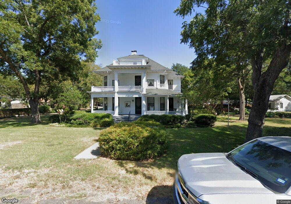 601 E 13th St, Bonham, TX 75418 - photo 1