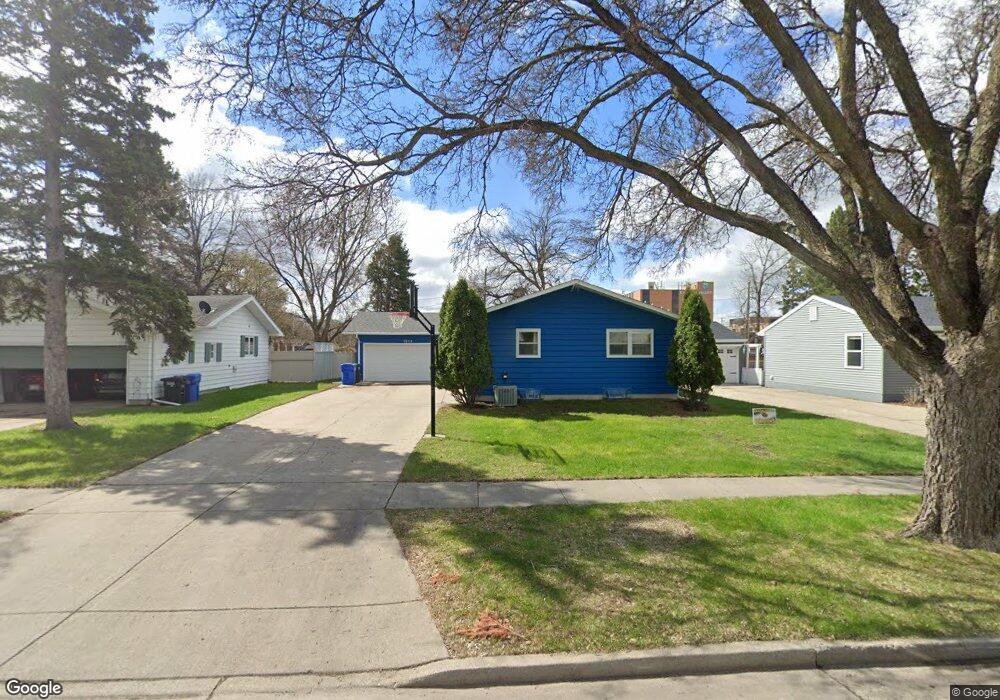 1014 16th Ave S, Fargo, ND 58103 - photo 1