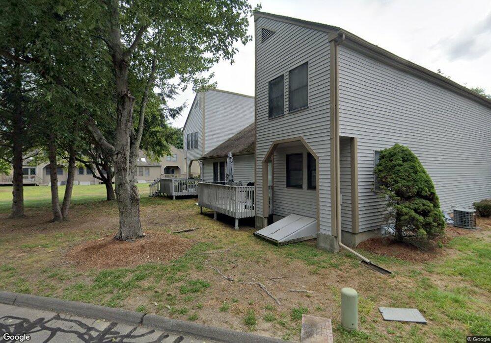 17 Elm Meadows, Enfield, CT 06082 - photo 1