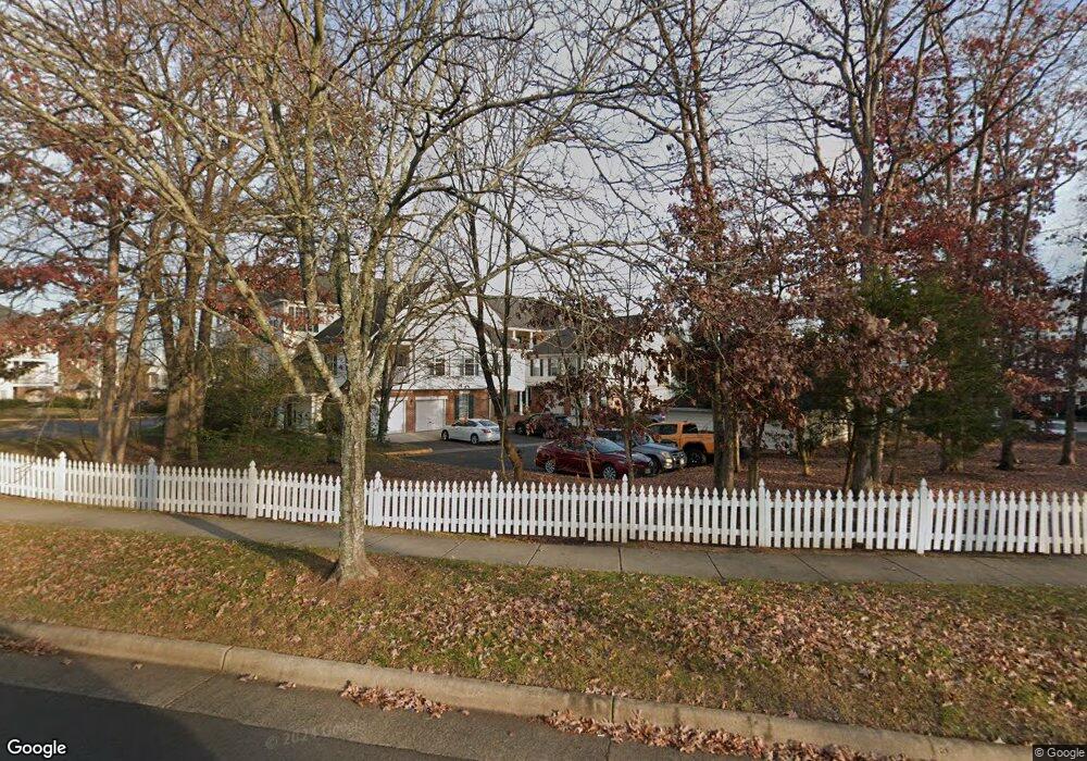 25260 Lake Shore Square unit 204, Chantilly, VA 20152 - photo 1