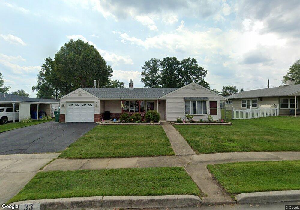 33 Gamewood Rd, Levittown, PA 19057 - photo 1